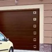 Стильный фасад – теперь и с окнами для ворот «АЛЮТЕХ»!