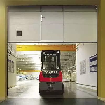 Ворота для производств и складов серии ProPlus Промышленные ворота цвет белый